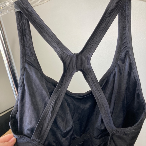 Black one piece speedo bathing suit - Picture 6 of 14